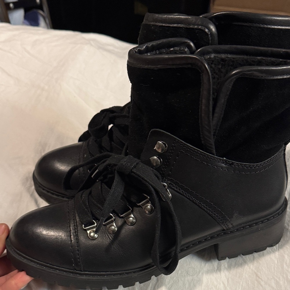 FRYE AND CO. Black Ankle Boots